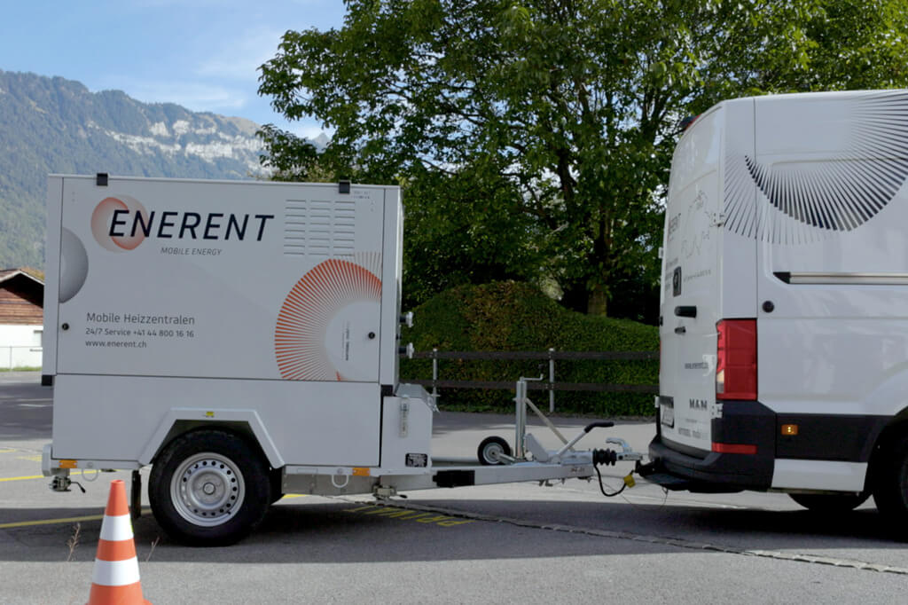 Anlieferung der mobilen Heizzentrale MH100QF mit 100 kW